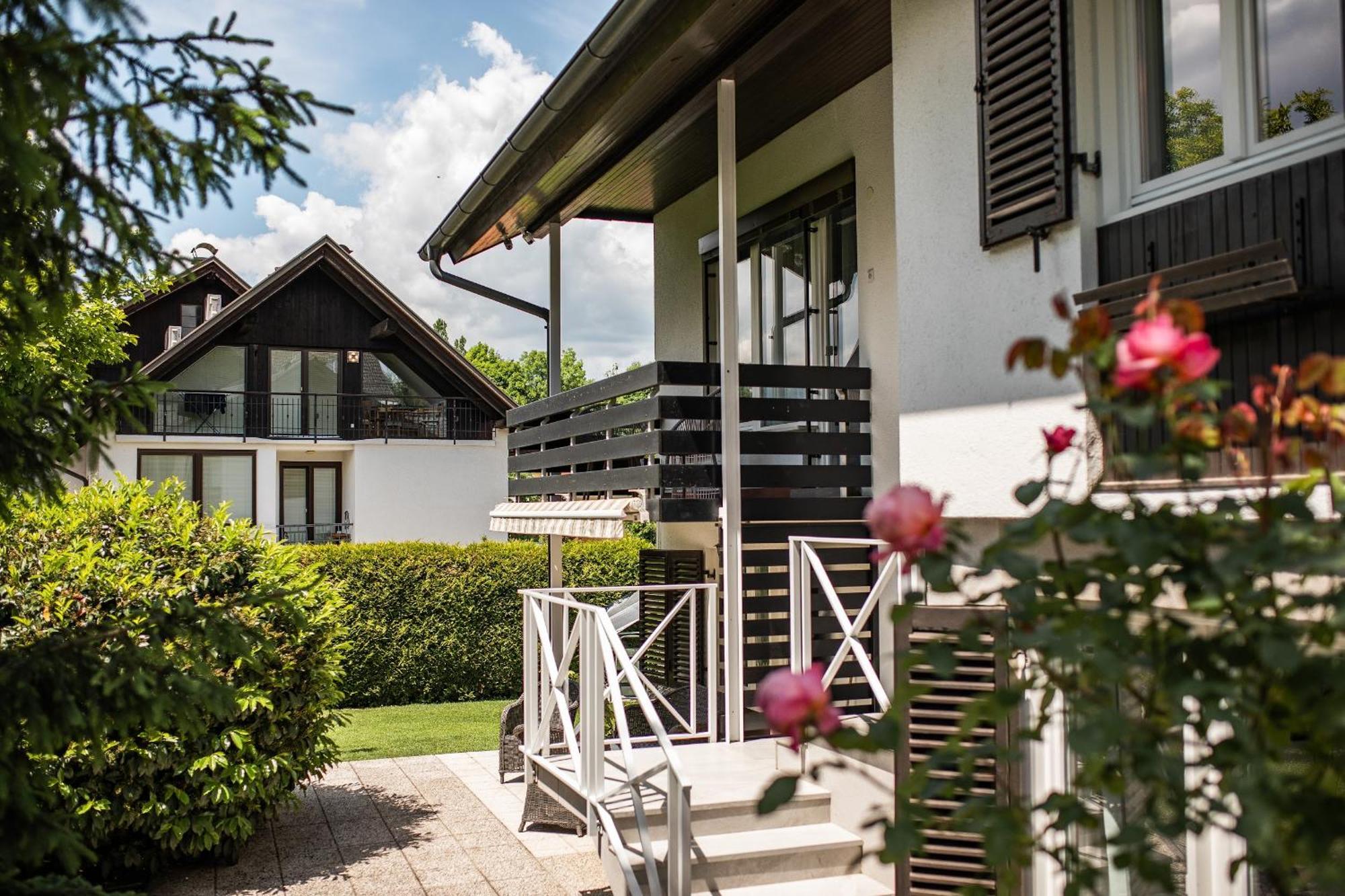 Apartments Villa Annamaria Bled Exteriör bild